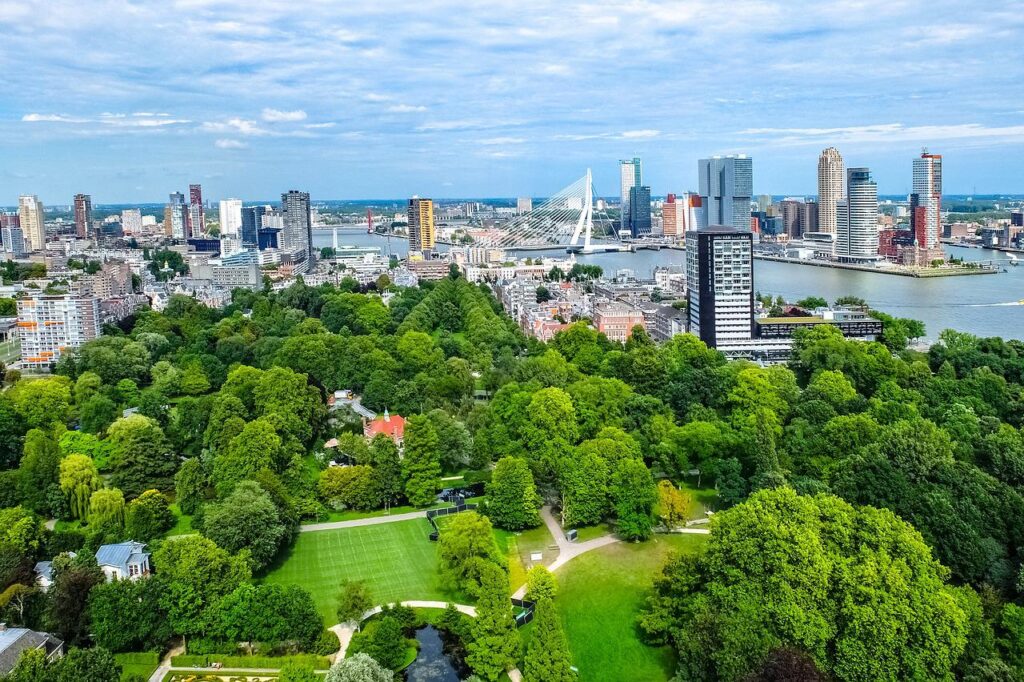 Egy modern város lehet zöld is. Kép: djedj green city