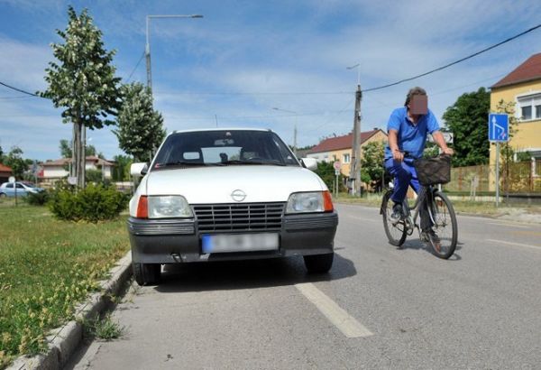 nyitott kerékpársáv