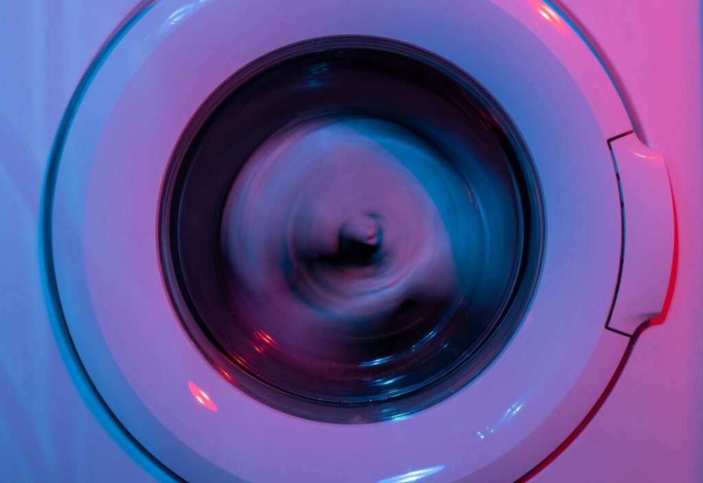 Engin Akyurt fotója a Pexelsről: https://www.pexels.com/hu-hu/foto/mosoda-forgas-porges-tisztitas-6492062/