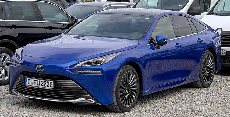 Toyota Mirai, az egyik legelső hidrogén üzemanyagcellás gépkocsi. Fotó: wikipedia